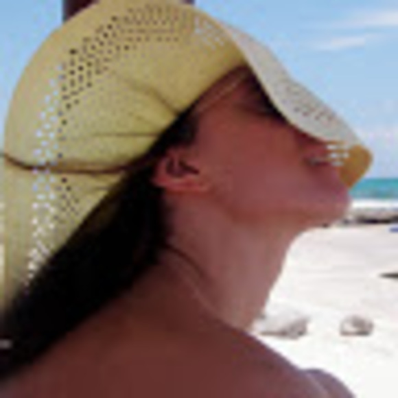 Meet your Posher, Carina - Picture 1 of 1